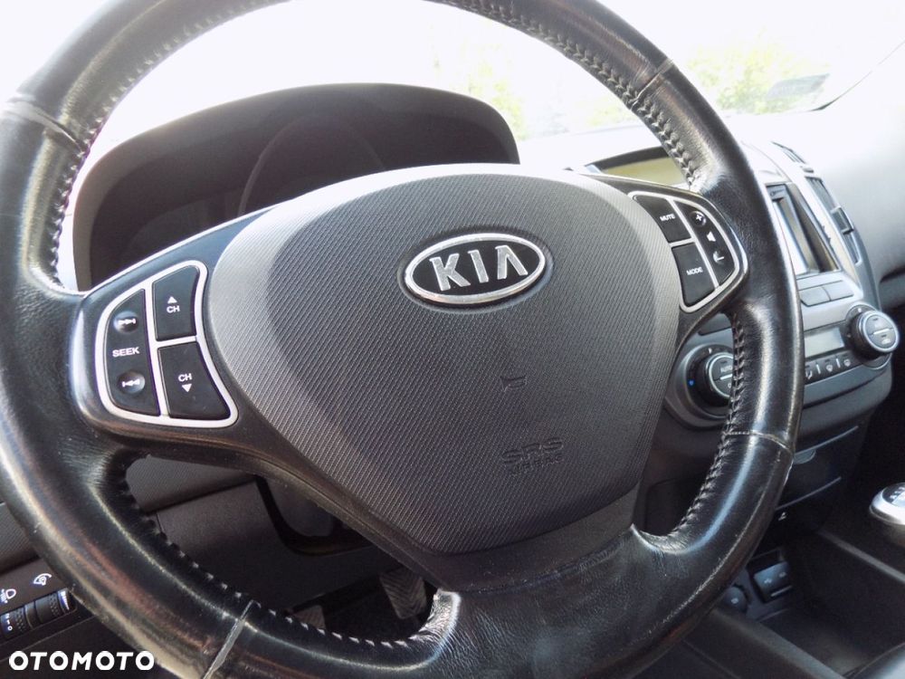 Kia Ceed - 12