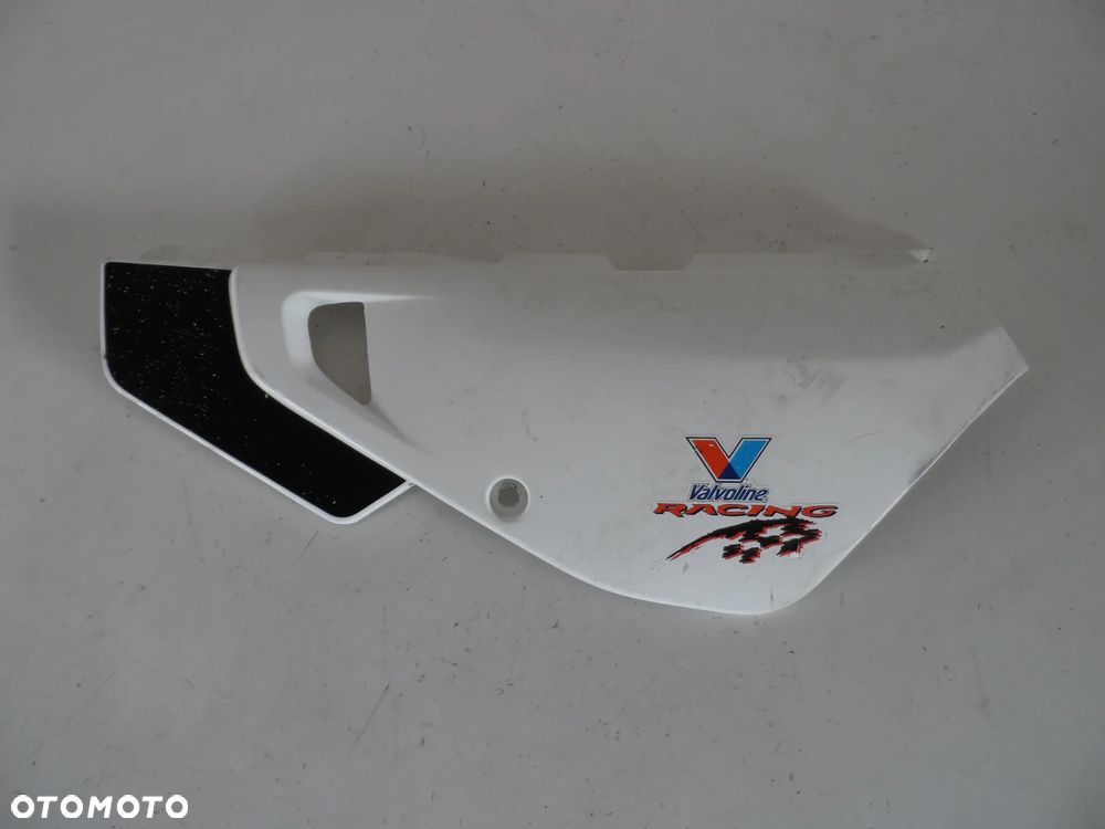 SUZUKI DR 650 osłona plastikowa boczek pod fotel - 1