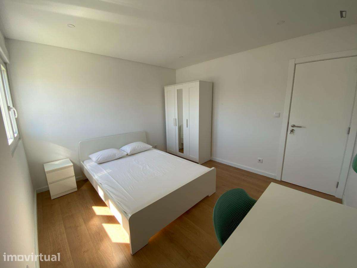 Quarto - localizado em Oeiras Lisbon - Grande imagem: 2/10