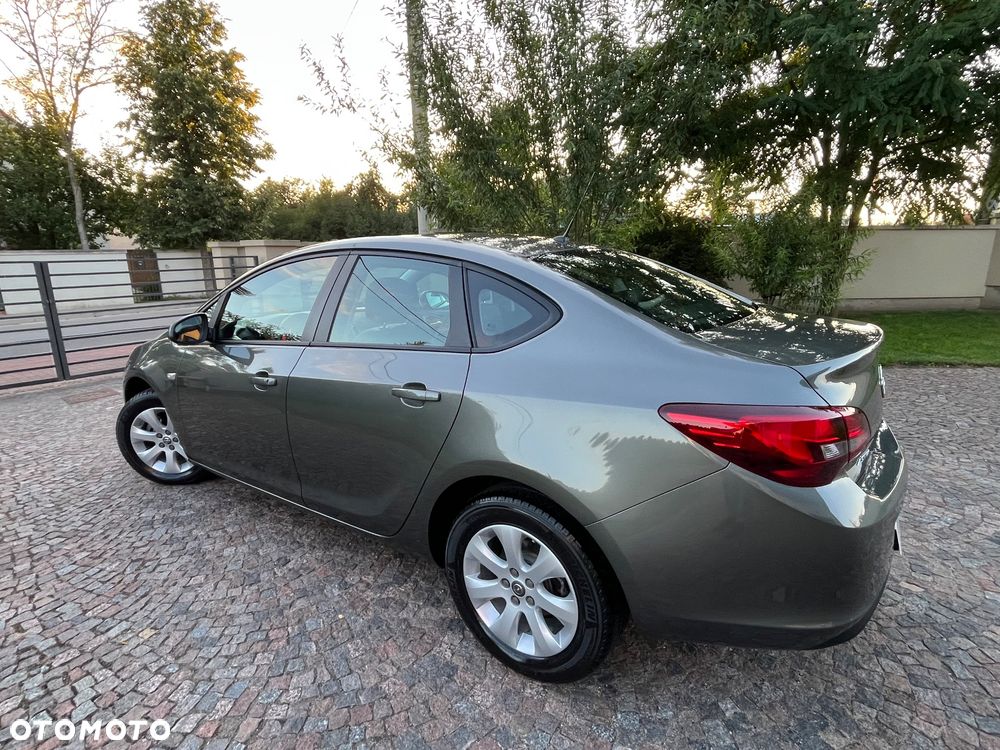 Opel Astra 1.6 Active EU6 - 19