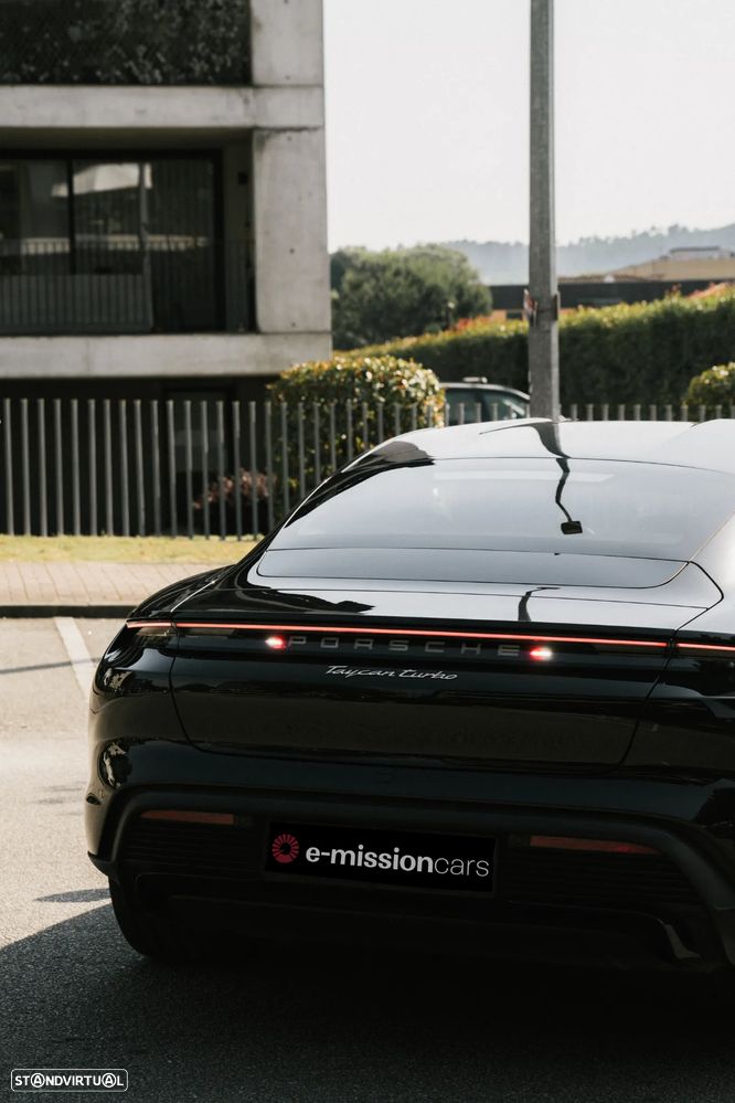 Porsche Taycan Turbo - 13