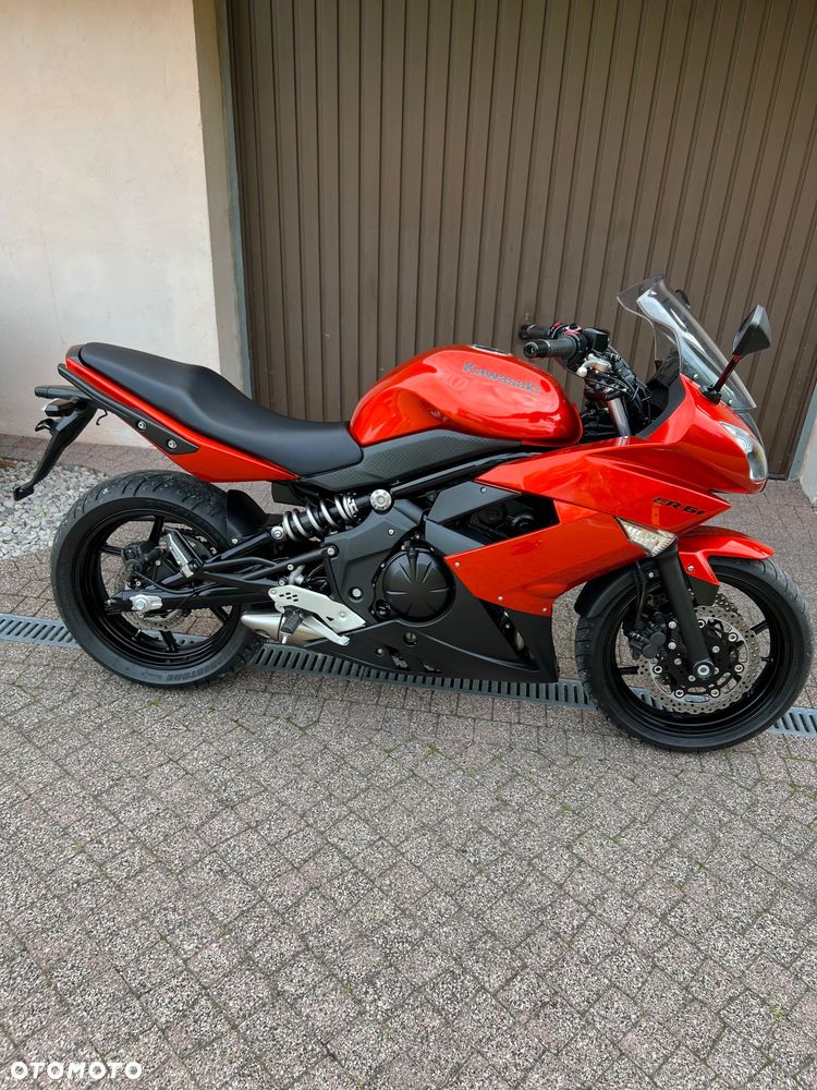 Kawasaki ER - 12