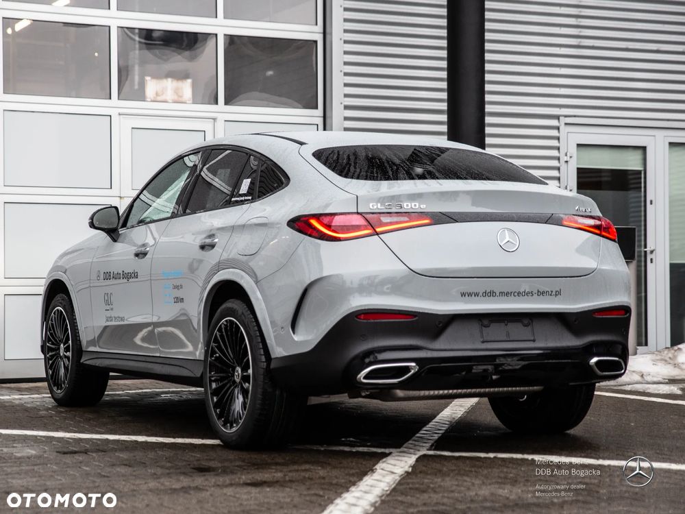 Mercedes-Benz GLC 300 e 4-Matic AMG Line - 4