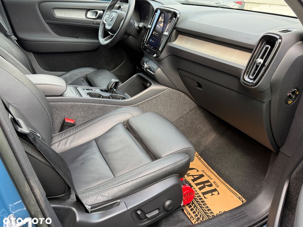 Volvo XC 40 B3 B DKG Plus Dark - 4