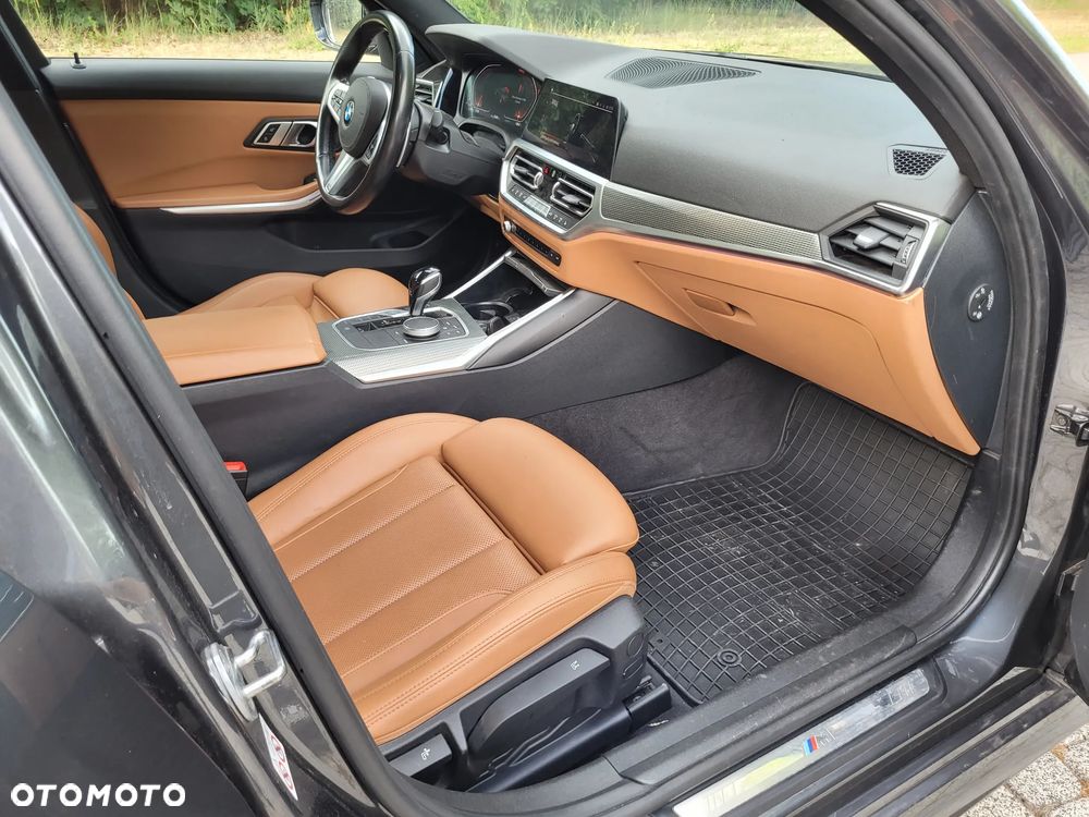 BMW Seria 3 330i xDrive M Sport sport - 18