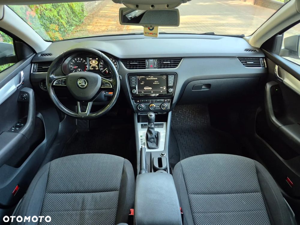 Skoda Octavia 2.0 TDI Ambition DSG - 32