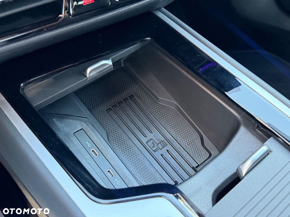 Volkswagen Passat Variant 2.0 TDI SCR R-Line DSG - 35