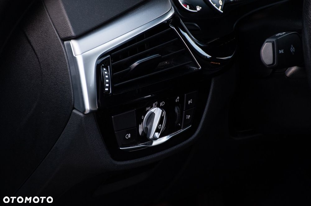 BMW Seria 5 520d Luxury Line - 40