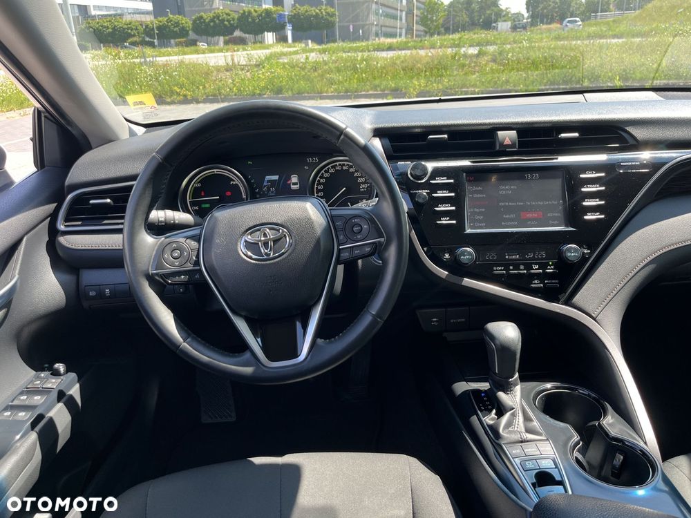 Toyota Camry 2.5 Hybrid Comfort CVT - 18