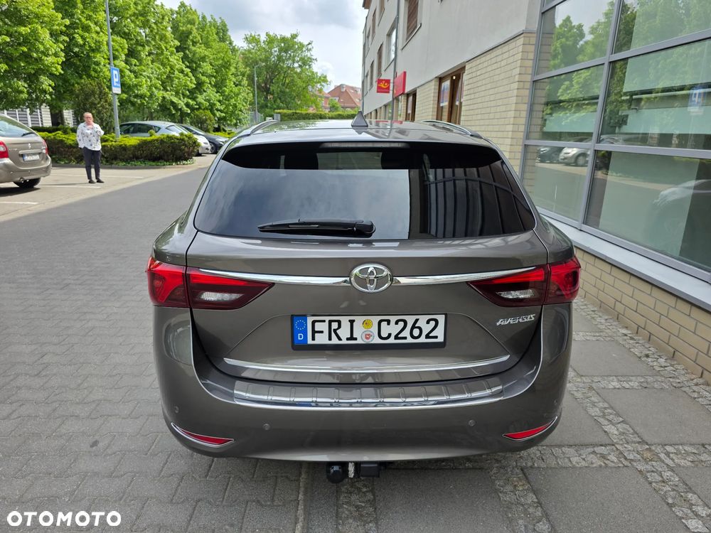 Toyota Avensis - 6