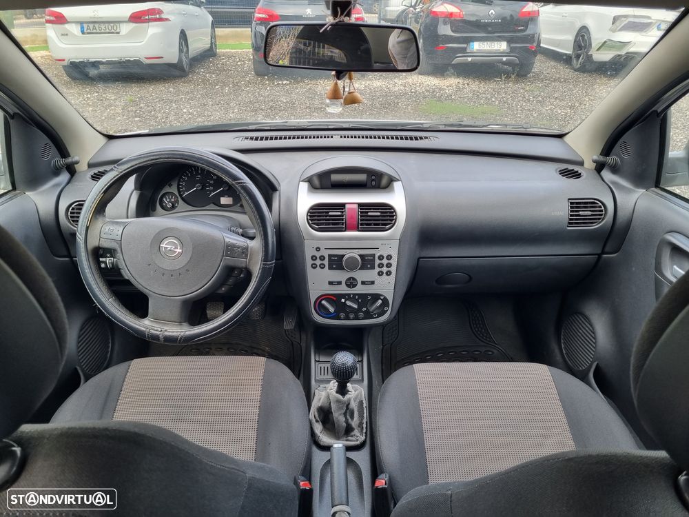 Opel Corsa 1.2 Twinport Enjoy - 3