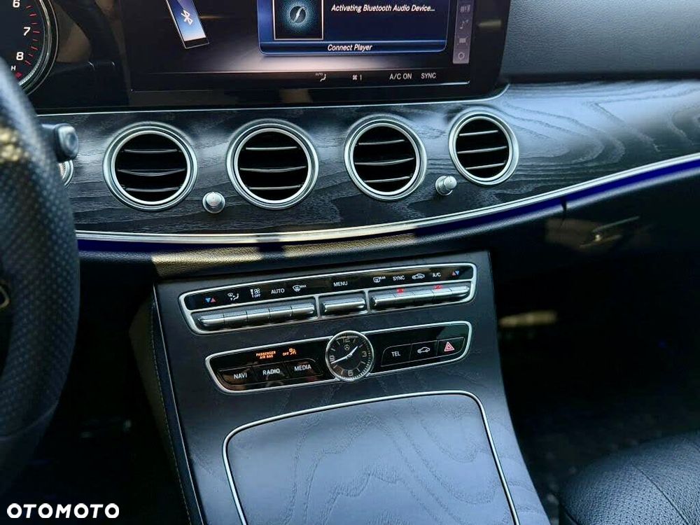 Mercedes-Benz Klasa E 300 9G-TRONIC - 12