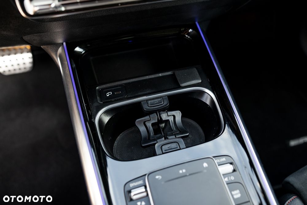 Mercedes-Benz GLA 250 8G-DCT AMG Line - 37