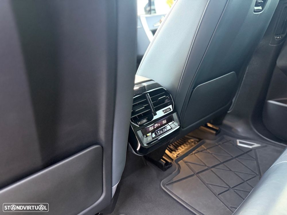 BMW iX xDrive 40 Pack Desportivo - 31