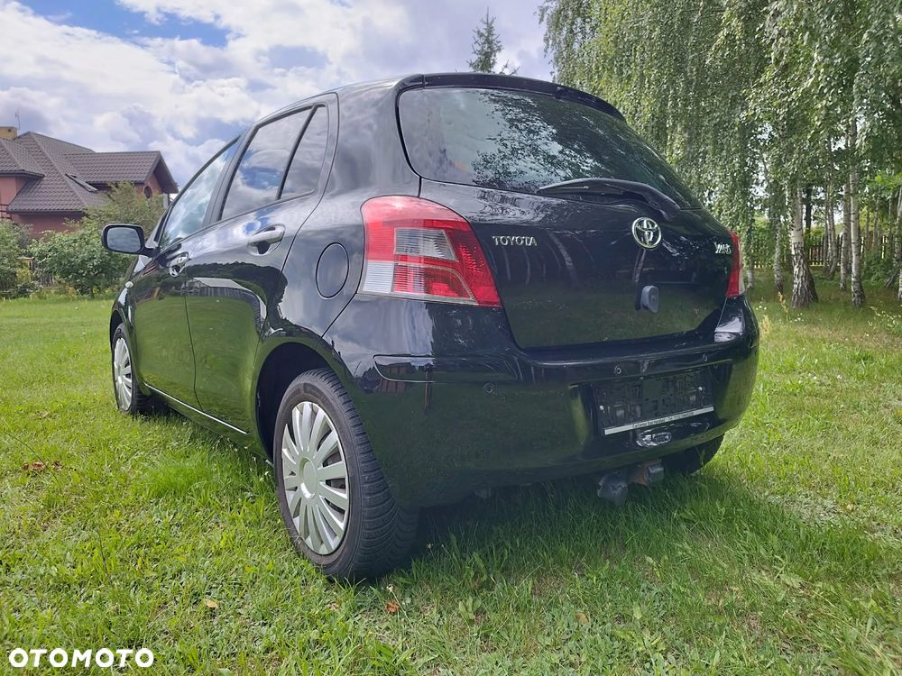 Toyota Yaris 1.33 Premium - 9