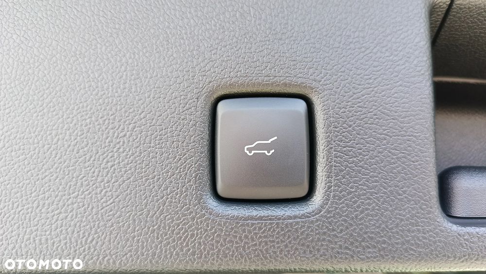 Ford Kuga 2.5 FHEV AWD ST-Line X - 23