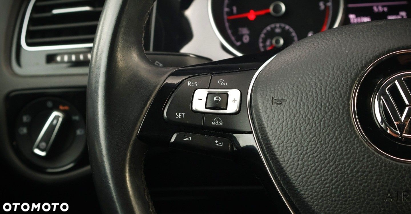 Volkswagen Golf - 20