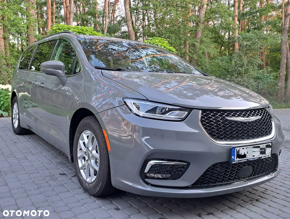 Chrysler Pacifica - 8