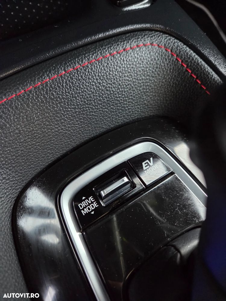 Toyota Corolla 1.8 Hybrid Business Edition - 31