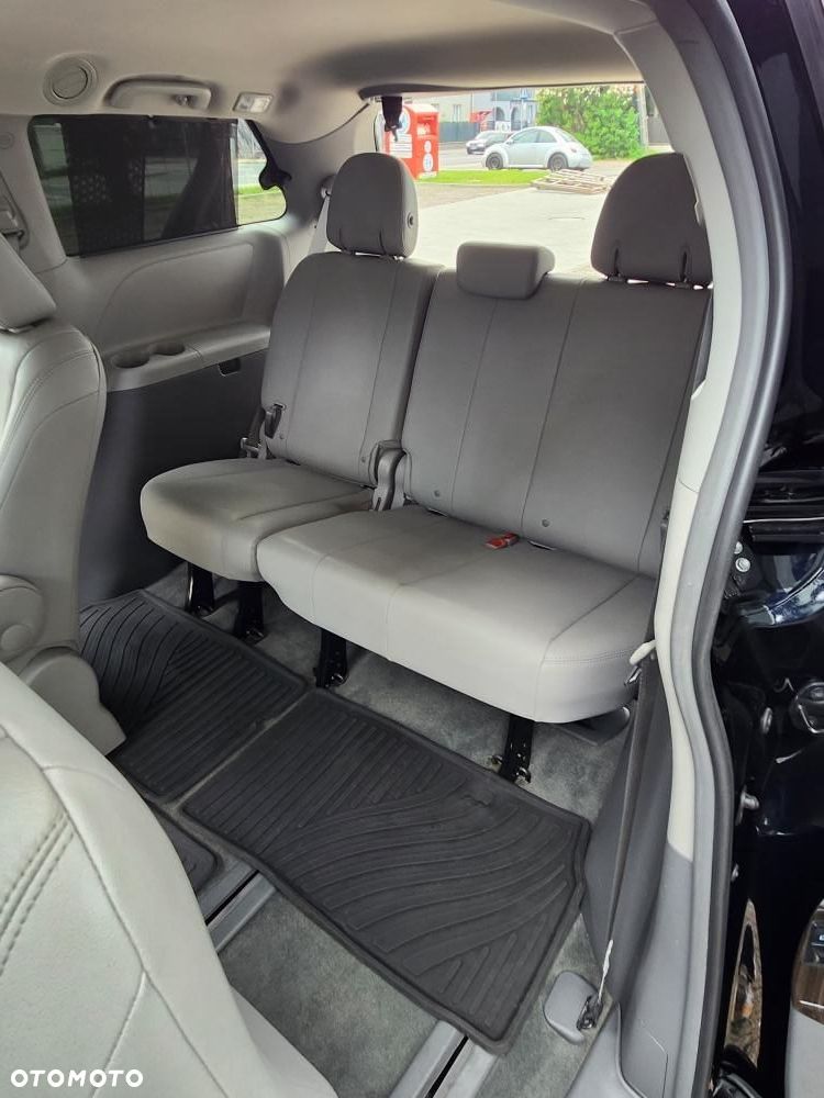 Toyota Sienna 3.5 V6 XLE AWD - 7