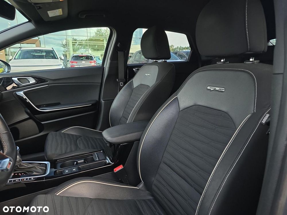 Kia ProCeed - 13
