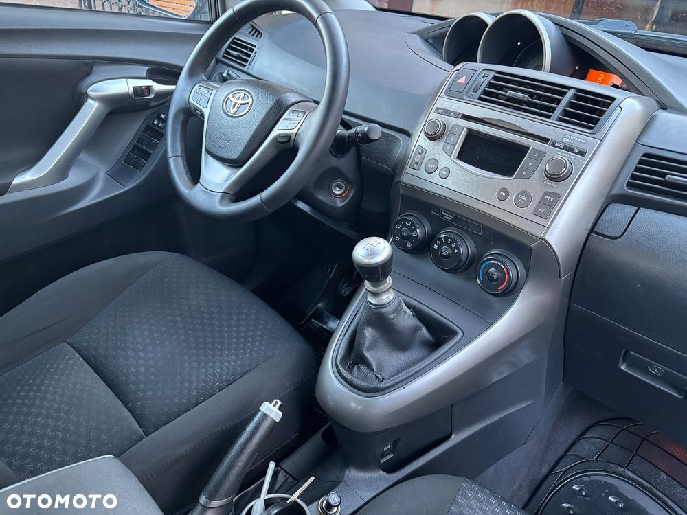 Toyota Verso 2.0 D-4D - 11