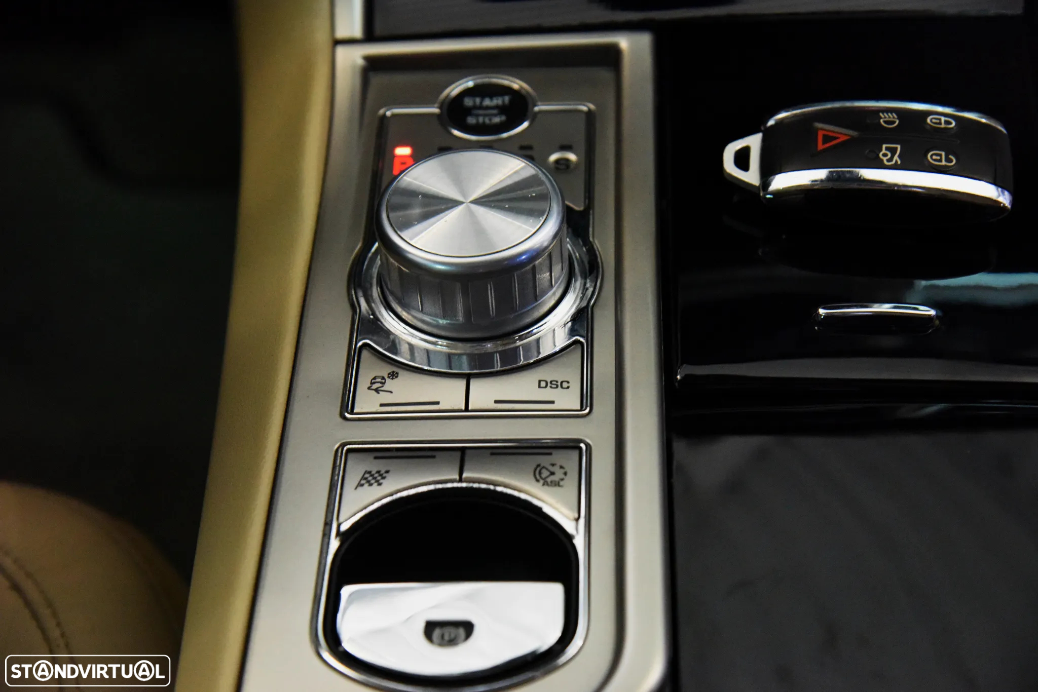 Jaguar XF 3.0 D V6 S Luxury - 30