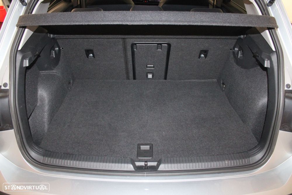 Volkswagen Golf 1.5 TSI e-Hybrid Style DSG — fotografia 41