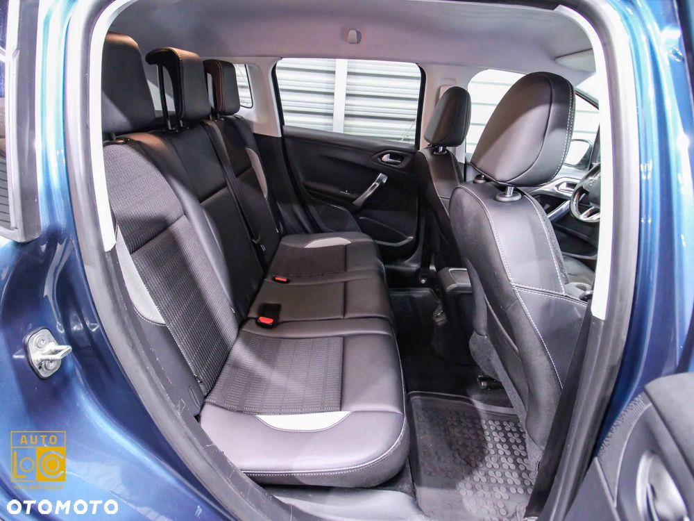 Peugeot 2008 1.2 Pure Tech Allure S&S - 11