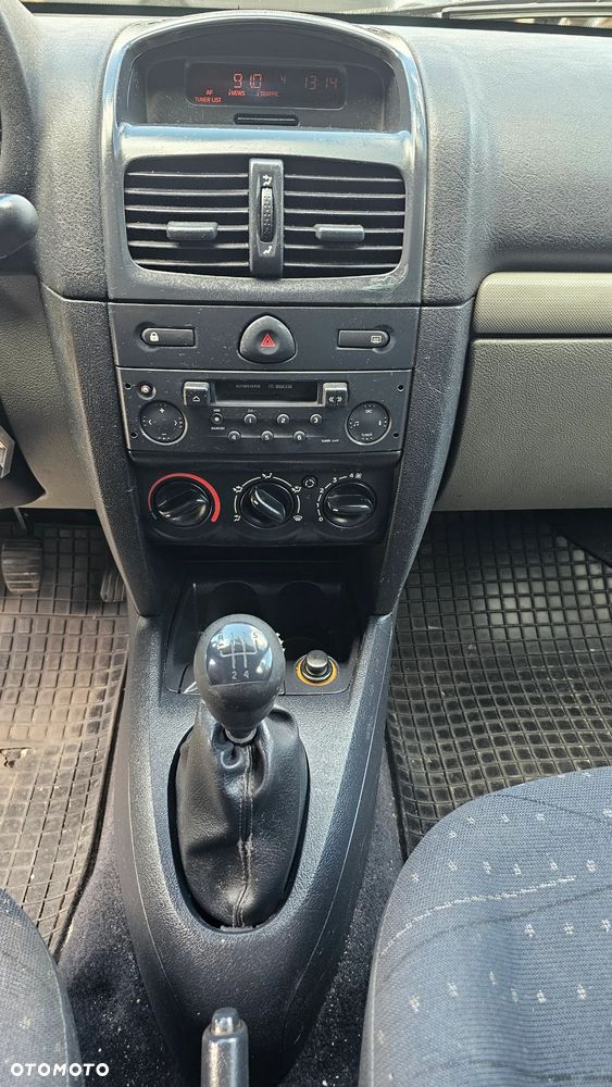 Renault Clio 1.5 dCi Dynamique - 8