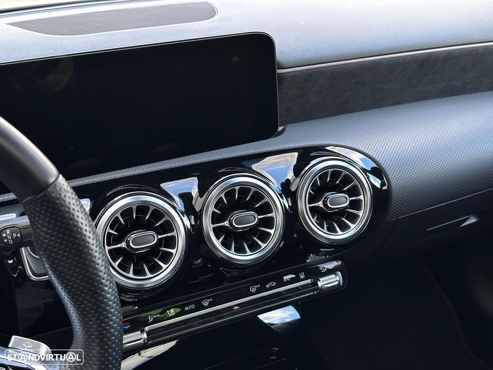 Mercedes-Benz A 250 e 8G-DCT AMG Line - 33