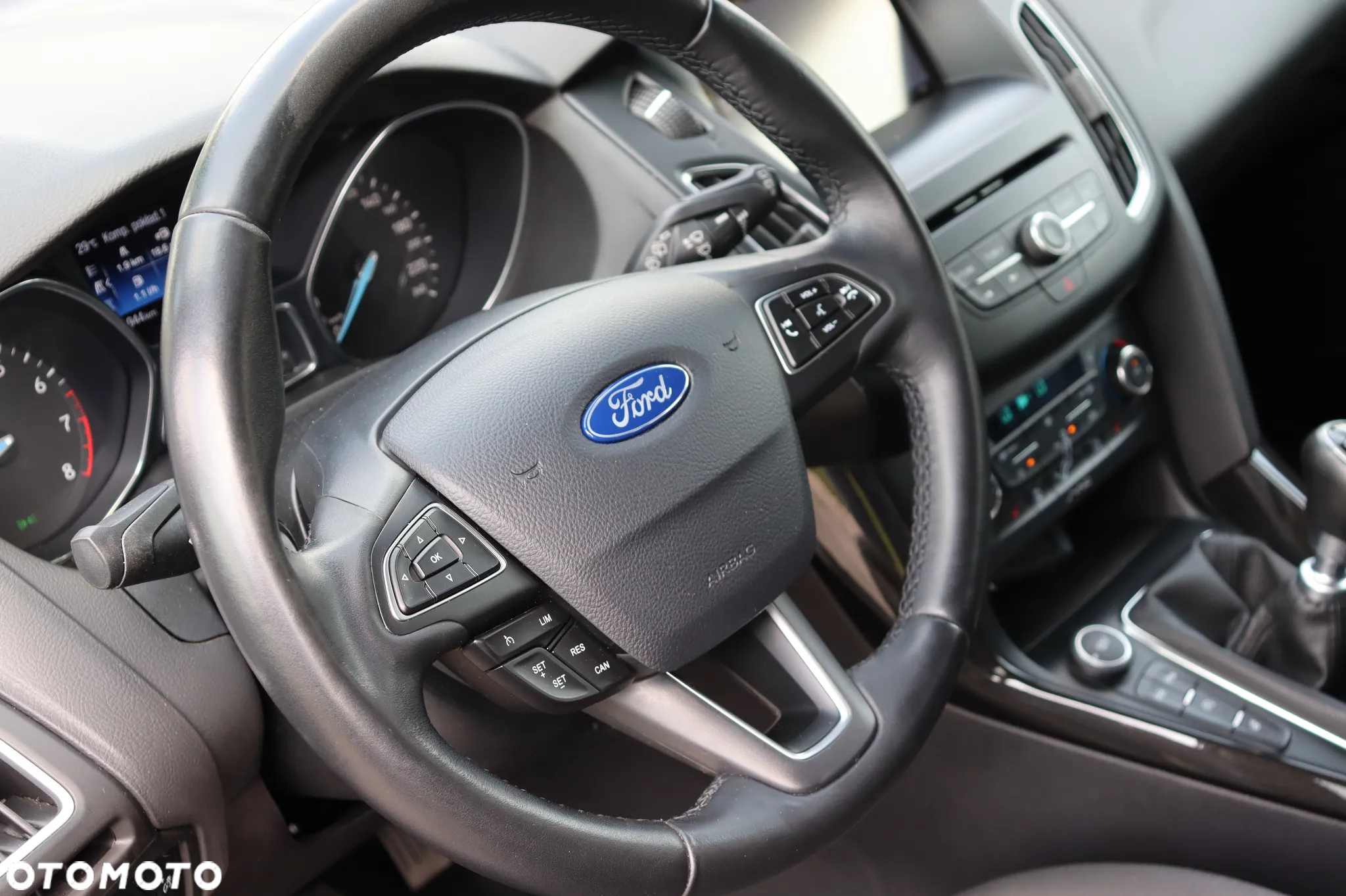 Ford Focus 1.0 EcoBoost Gold X ASS - 17