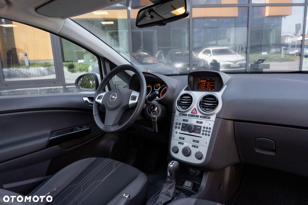 Opel Corsa 1.4 16V Edition 150 - 17