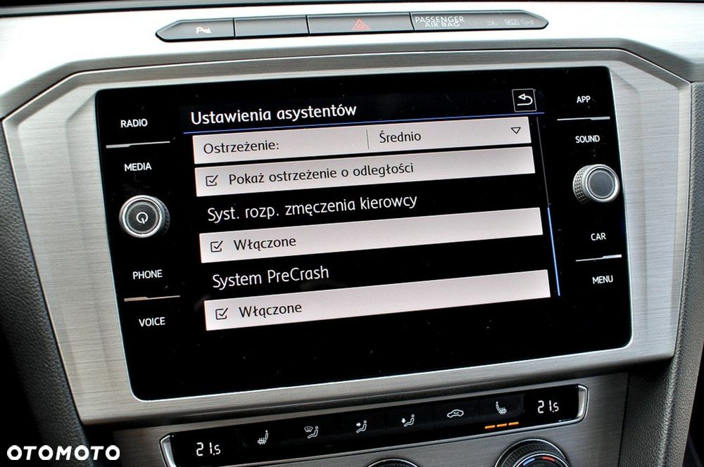 Volkswagen Passat 1.6 TDI BMT Comfortline - 28