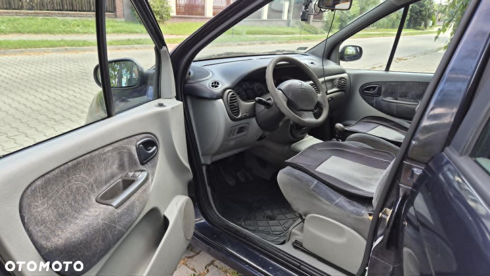 Renault Scenic 1.9 dCi Authentique - 5