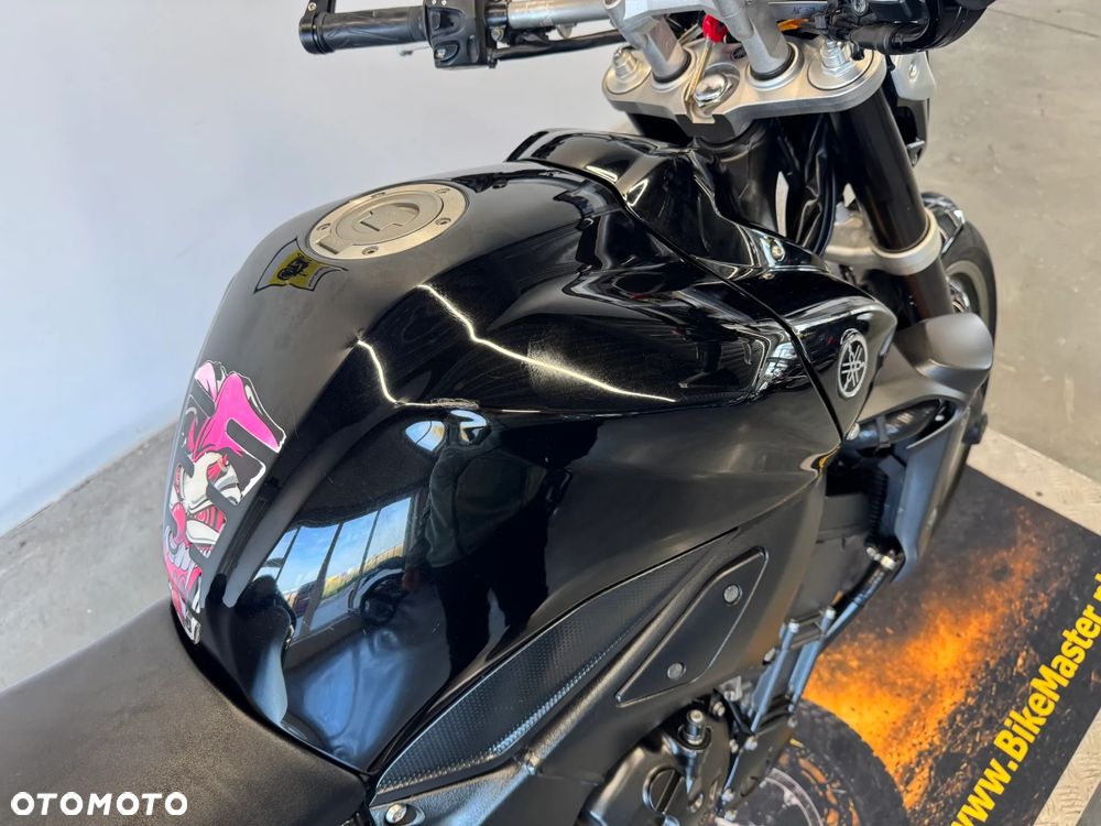 Yamaha FZ - 16