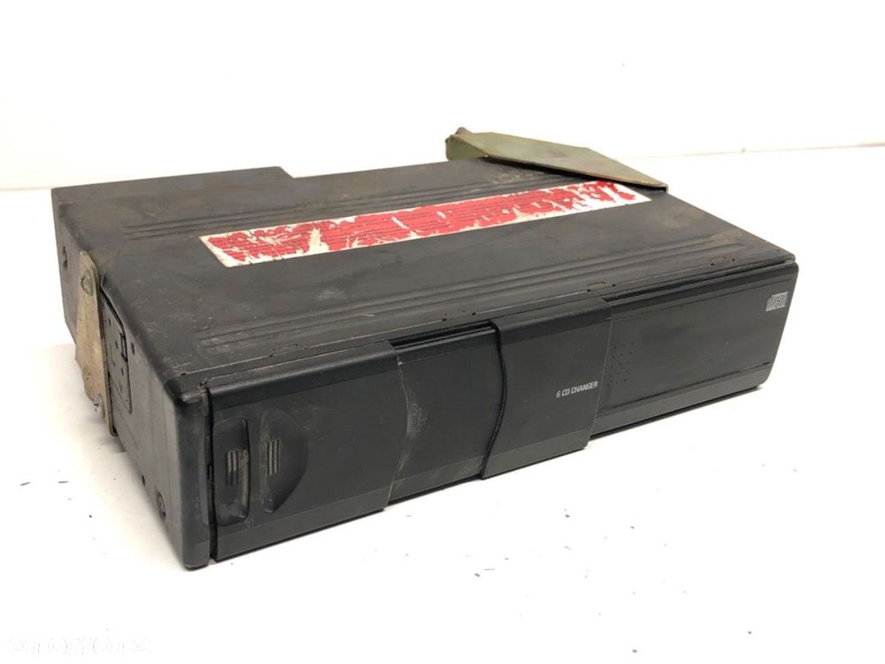 ZMIENIARKA CD  BMW 5 (E39) 1995 - 2003 530 d 142 kW [193 KM] olej napędowy 1998 - 2003 8364931 - 1