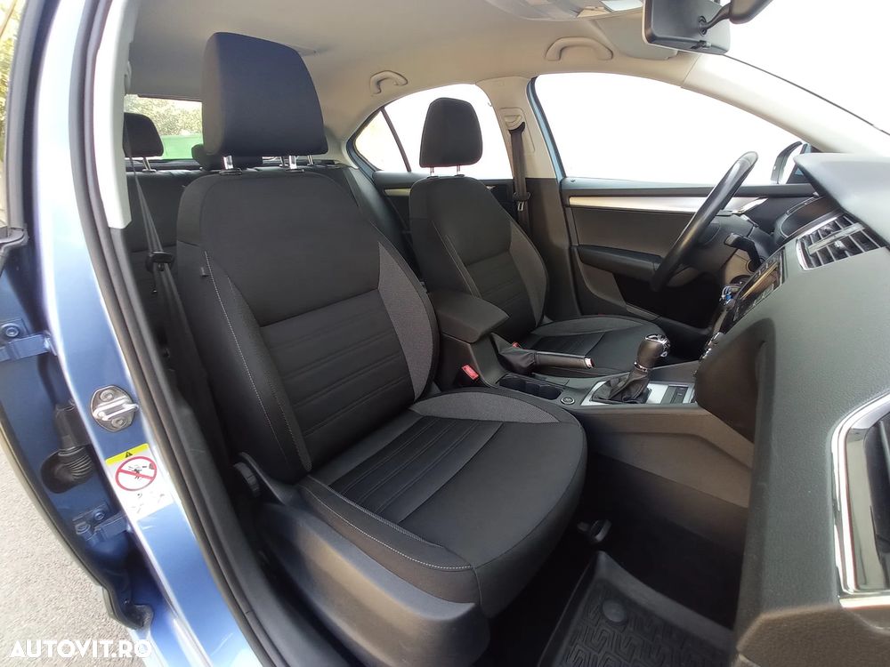 Skoda Octavia 1.6 TDI DSG Ambition - 23