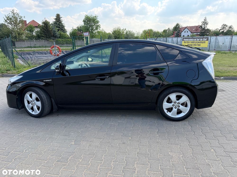 Toyota Prius 1.8 HSD Prestige - 8