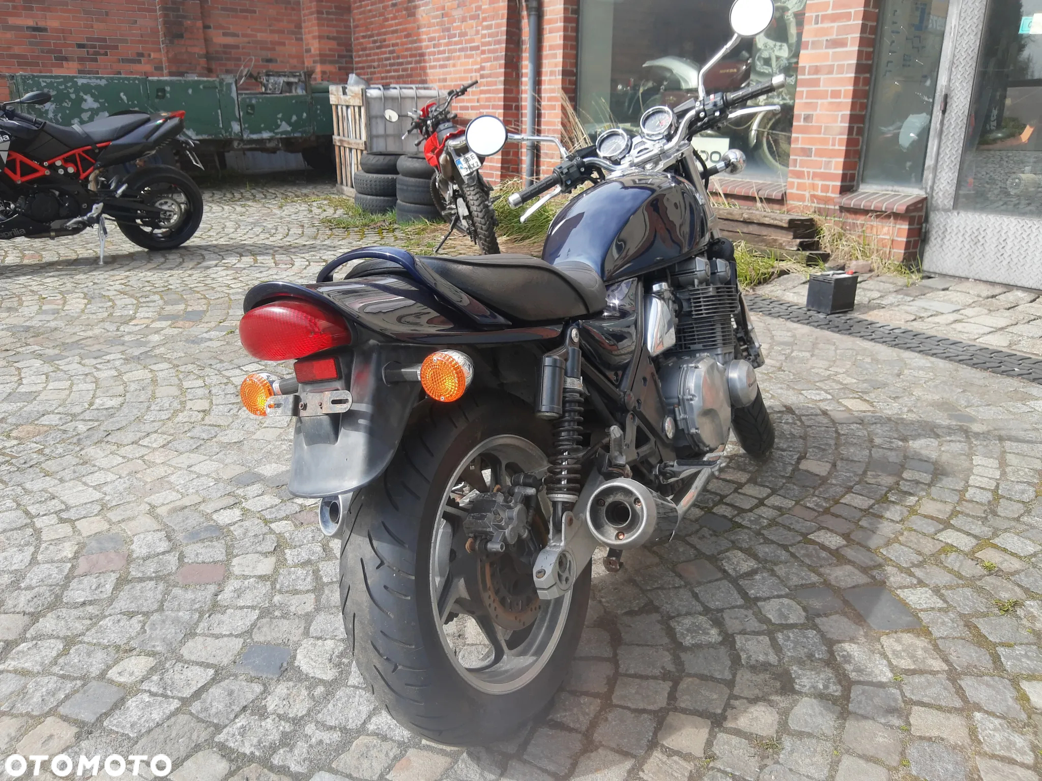Kawasaki Zephyr - 7