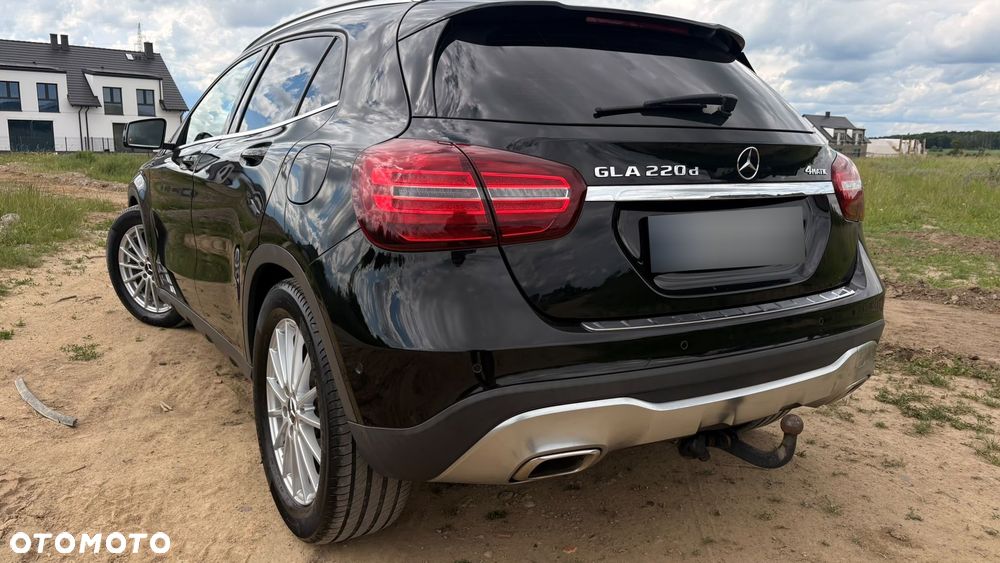 Mercedes-Benz GLA 220 d 4-Matic - 8
