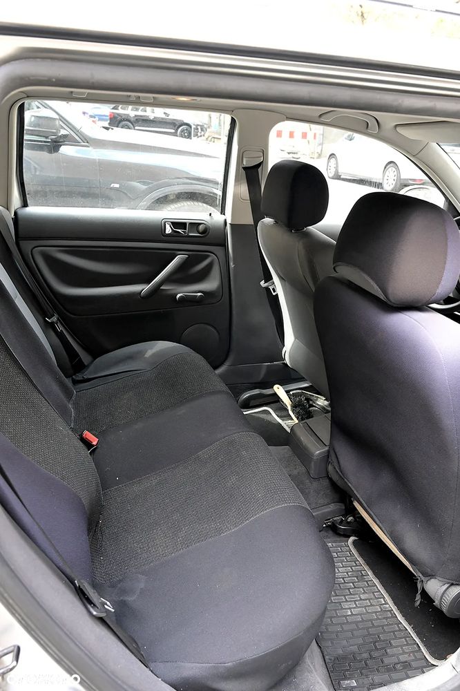 Volkswagen Passat 1.9 TDI Basis - 10