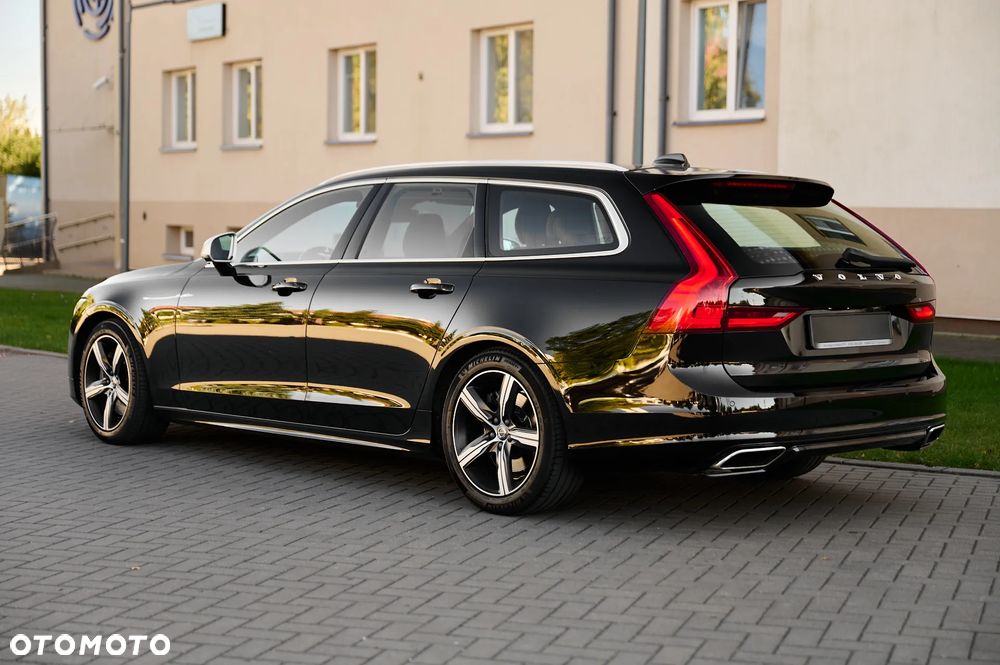 Volvo V90 T4 R-Design - 1