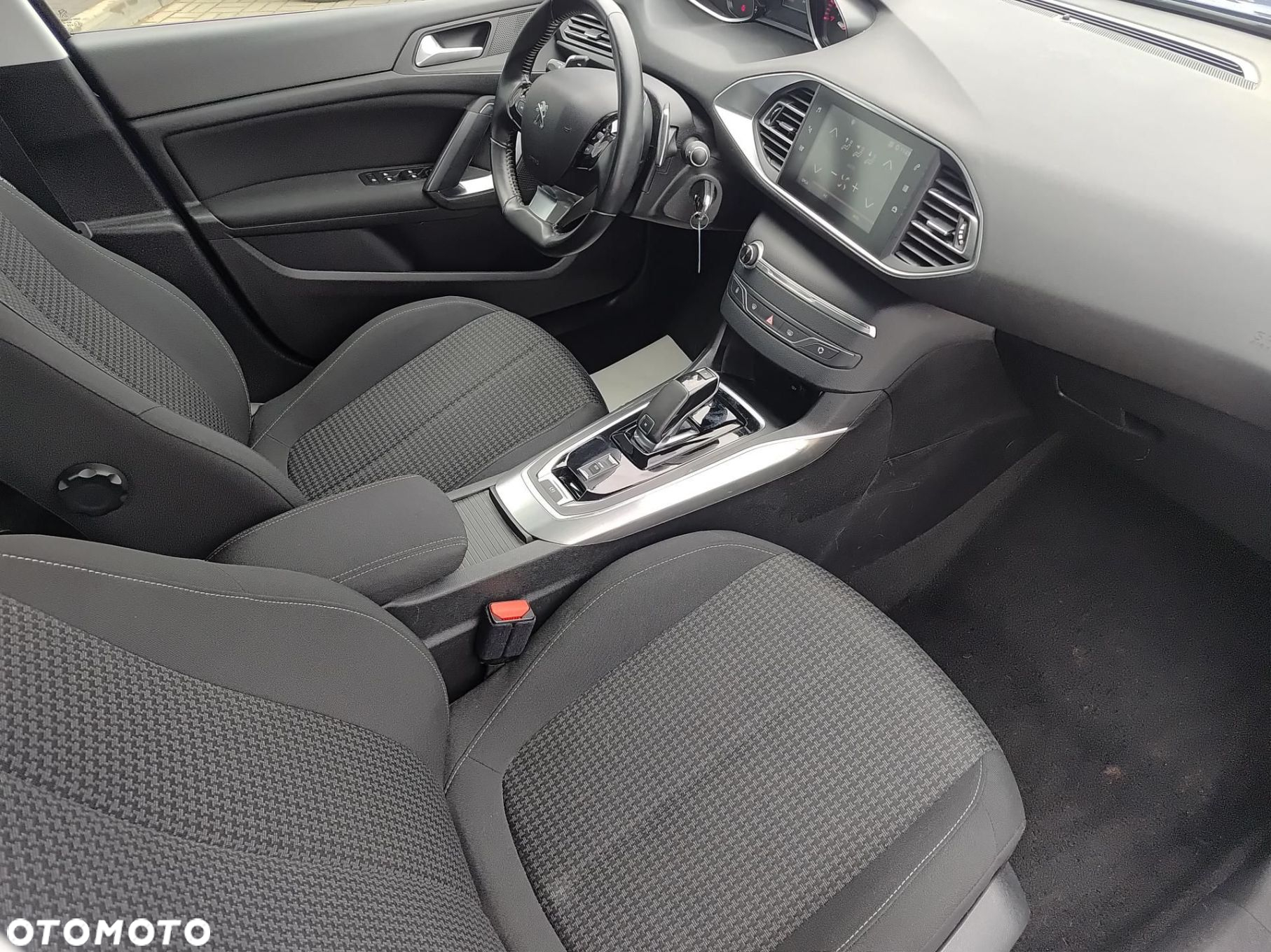 Peugeot 308 1.2 PureTech Active Pack S&S EAT8 - 24
