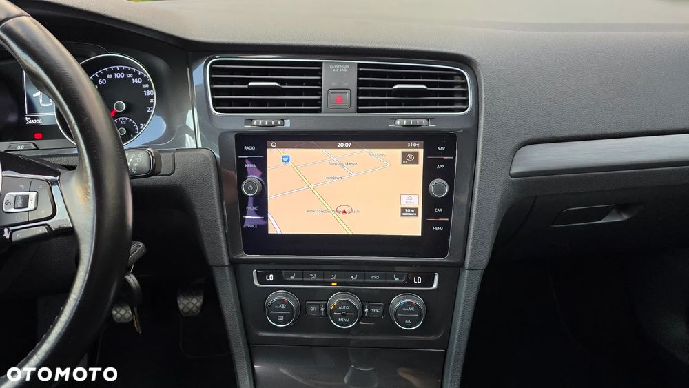 Volkswagen Golf - 16