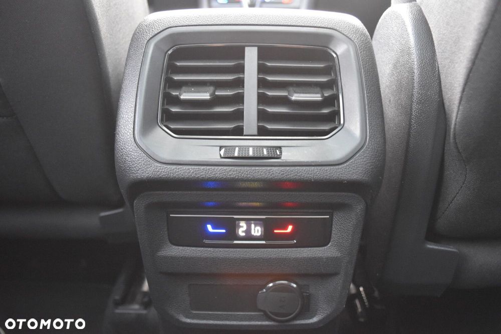 Volkswagen Tiguan 1.5 TSI EVO Elegance DSG - 34