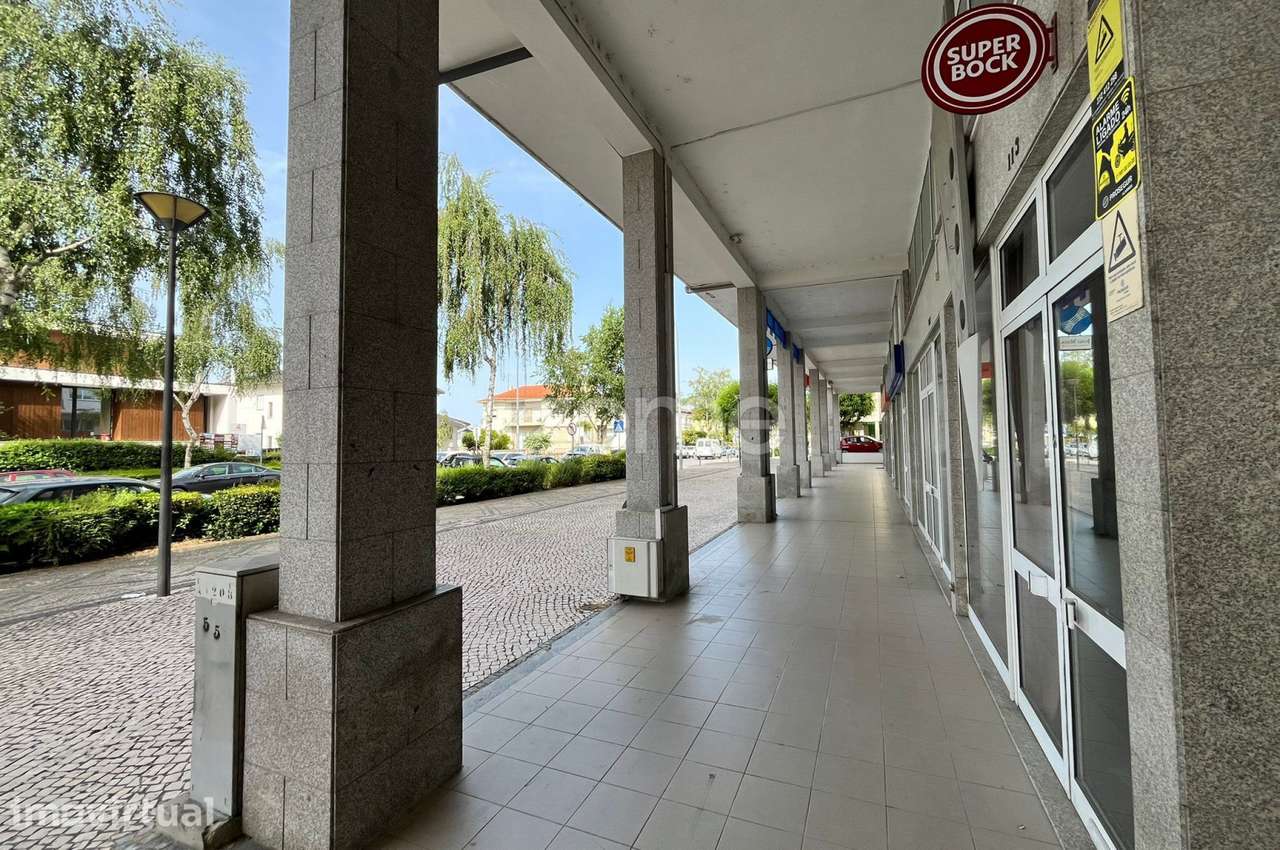 Espaço comercial nas proximidades  da Escola Alves Martins. - Grande imagem: 5/15