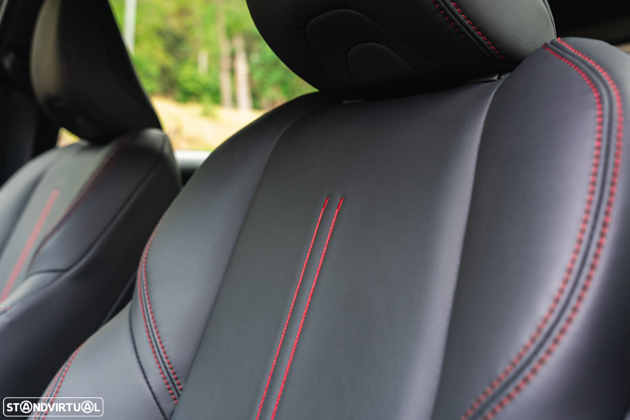 Lexus LBX Elegant Pele Preta - 21