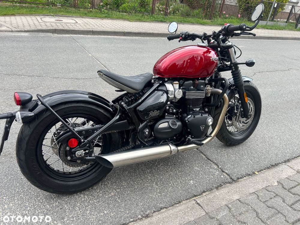 Triumph Bonneville Bobber - 23
