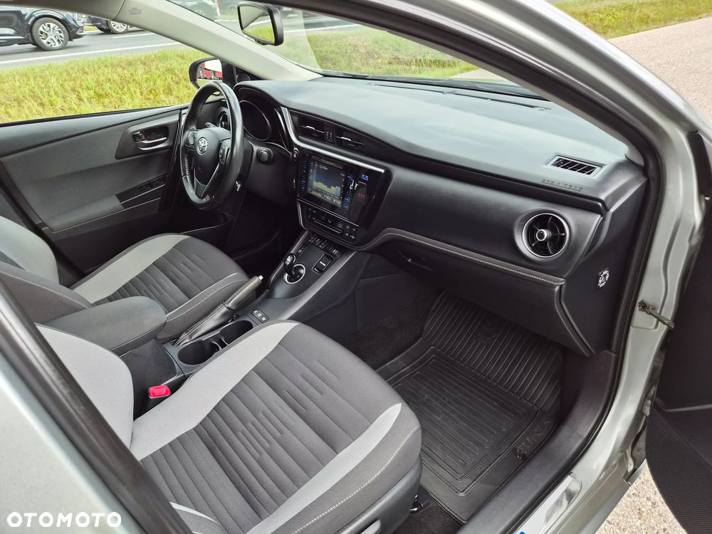 Toyota Auris 1.8 HSD Luna - 12